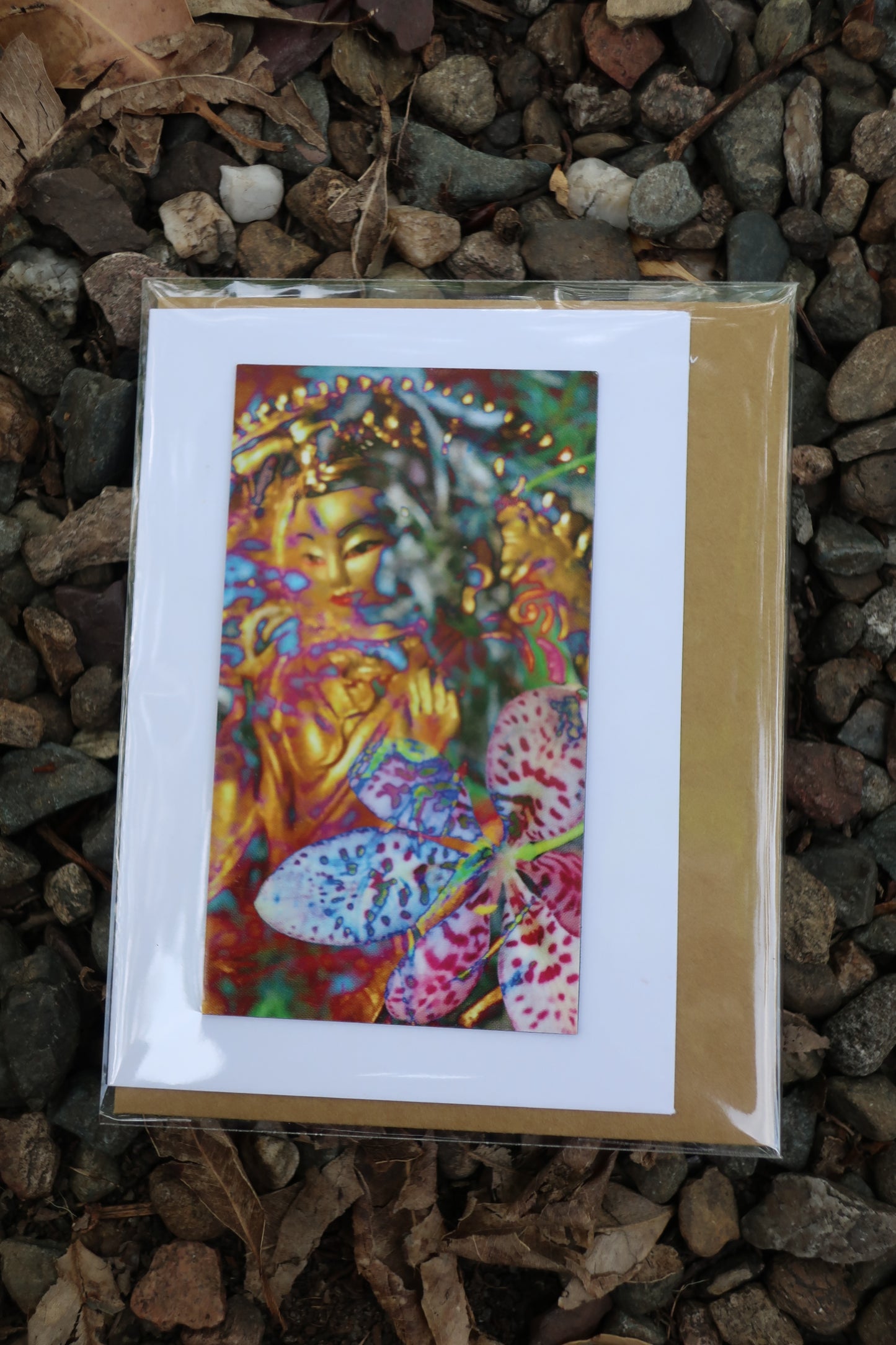 psychedelic precious queen magnet front giftcard